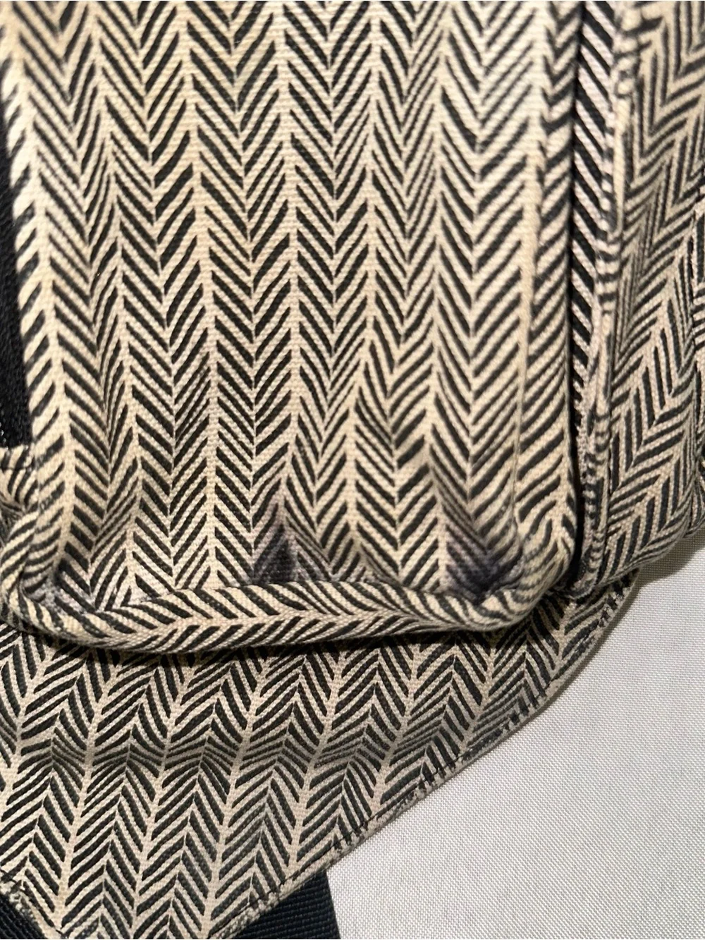 Kavu Rope Sling Bag Chevron Black White Backpack Crossbody